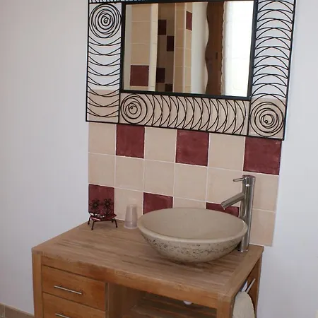 Maison D' Hotes Tranquyl Bed & Breakfast